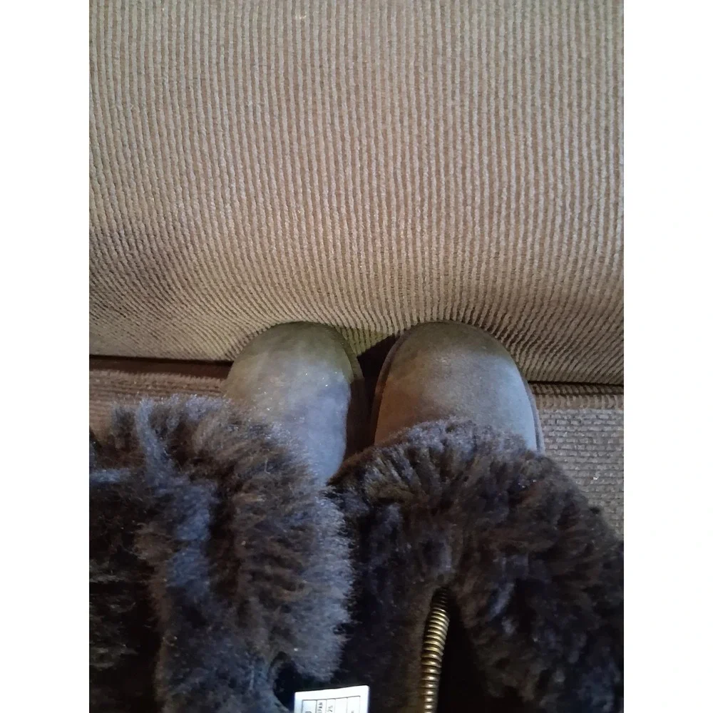 UGG‎ Womens Mini Bailey Button II Black Winter Boots  Comfy  warm Sz-8